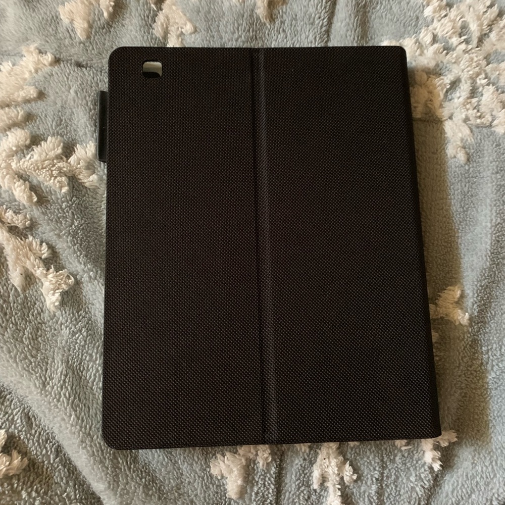 IPad Keyboard Case - Picture 4 of 4